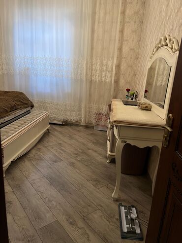 Həyət evləri və villaların satışı: Xırdalan dairəsi çox gözəl yerde yerlesir 2evdi küçələri ayridi 2ailə — 36