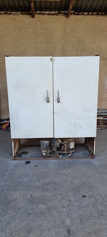 uakeen страна производитель: Продаётся 3-х фазный холодильник!!!