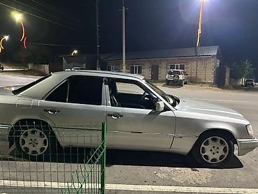 детский мопед на бензине: Mercedes-Benz W124: 1995 г., 4.2 л, Автомат, Бензин, Седан — 3