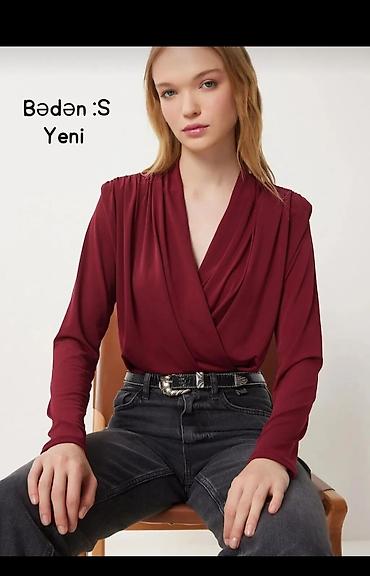 Pencəklər: Ucuz qiymətə hər birinə satıram 1) Qara blazer jakey - Bədən: 34 - — 22
