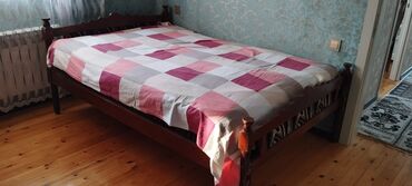 Кровати: Б/у, Двуспальная кровать, Без подьемного механизма, Без выдвижных ящиков