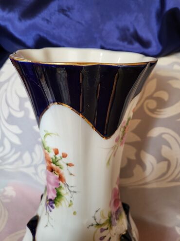 Ostali antikviteti: Vaza Cluj Napoca porcelan,kobalt rucno oslikana iz 70ih. Vaza je — 8