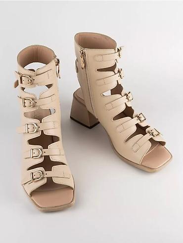 Босоножки, сандалии, шлепанцы: Женские Босоножки-Гладиаторы MAXI на каблуке, бежевые, натуральная — 9