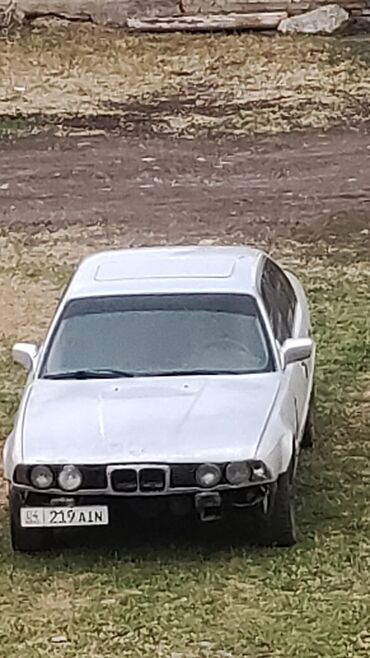 пирсеп машина: BMW 5 series: 1990 г., 2 л, Механика, Бензин