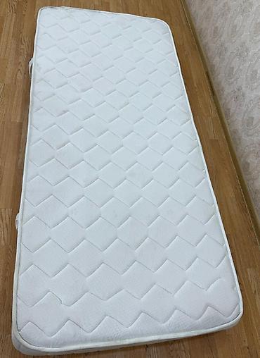 sadə matras: Ağ rəngli, “yeni kimi” matras. - Ölçü: 2 nəfərlik. - Yan — 1