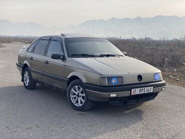 двигател пасат: Volkswagen Passat: 1991 г., 2 л, Бензин, Седан