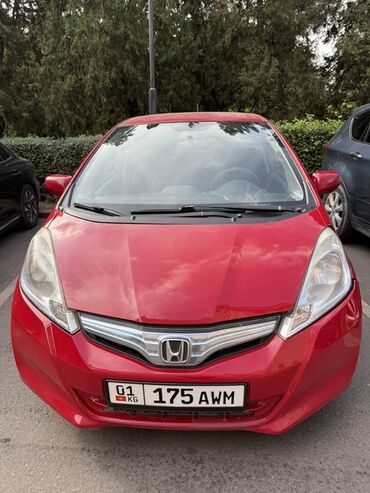 титан на фит: Honda Jazz: 2011 г., Автомат, Гибрид, Хэтчбэк