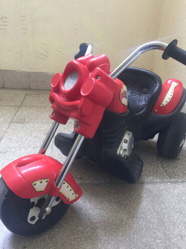 Dečiji električni automobili: Tricikl sa akumulatorskom baterijom, sa punjačem i još jednom