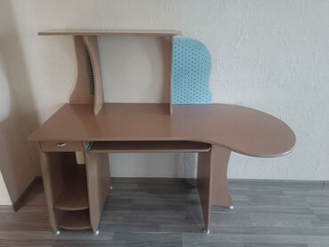 деревянный стол ручной работы: Стол, Б/у