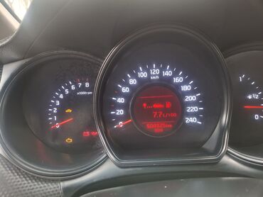 Kia: Продается легковой автомобиль (пять мест), хэтчбек/седан класса C с — 4