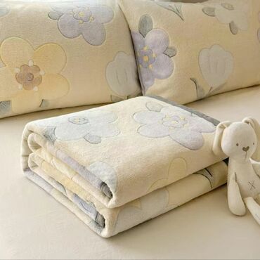 Другой текстиль: Покрывало на кровать с двумя наволочками 50 на70. Велюр, стёганое — 15