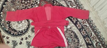 спортивный костюм м: Кимоно для Самбо
48 размер
Состояние отличное 
цена 1800