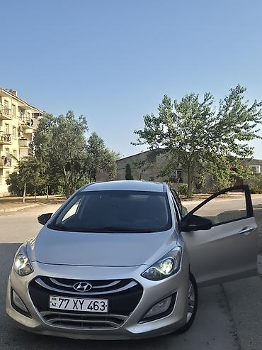 hyundai i30 stop: Hyundai i30: 1.6 l | 2013 il Universal — 1