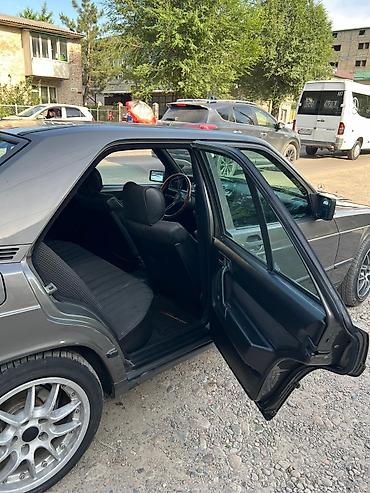 мб 190: Mercedes-Benz 190: 1985 г. — 8