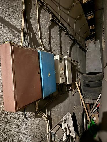 Аренда цехов, заводов и фабрик: Продаётся коммерческое помещение с домом пять комнат, или меняю на — 8