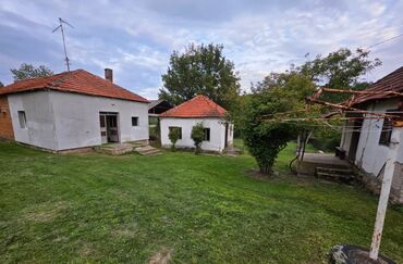 Kuće na prodaju: Seosko domacinstvo Opis oglasa Na prodaju seosko domacinstvo u selu — 10