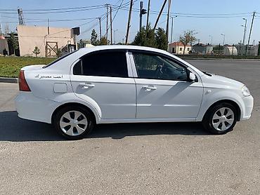 Chevrolet: Chevrolet Aveo: 1.5 l | 2011 il 291000 km Sedan — 2