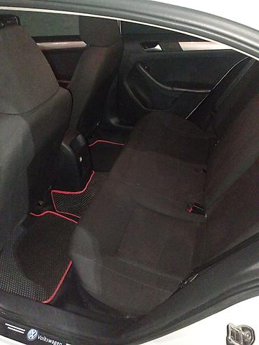 volkswagen qolf: Volkswagen Jetta: 1.8 l | 2014 il Sedan — 6