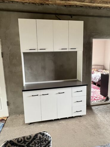 Кухонные гарнитуры: Кухонный гарнитур модульный, белый, с тёмной столешницей. Состав и — 15