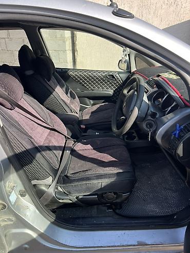 Продажа авто: Honda Fit: 2002 г., 1.3 л, Вариатор, Бензин, Хэтчбэк — 10