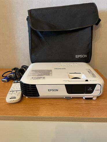 Digər salon, tibbi mebel: EPSON EX3240 ptoyektor satilir. ela veziyyetde az islenmisdir. 520