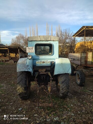 трактр т40: Продаётся трактор т40 с косилкой.есть обмен на авто и скот.цена