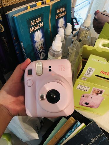 Уюлдук телефондор үчүн башка аксессуарлар: Фотоаппарат новый instax12mini