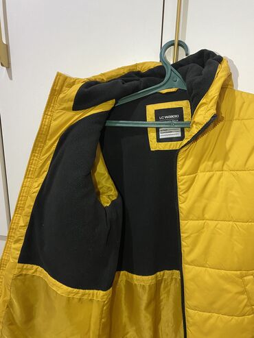 Куртки: Куртка детские в желтом свете роста 154-168 фирмы LCC WAKIKI’S только