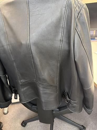 hind geyimi: Massimo Dutti dəri gödəkçə - Rəng: qara - Material: təbii dəri — 3
