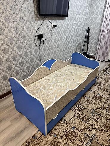 bunk bed: Детская односпальная кровать с бортиками и выдвижными ящиками — 4