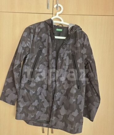 Kurtkalar: Vetrovka kurtka, Benetton, XS (EU 34) lalafo.az -da Kurtkalar: Vetrovka kurtka, Benetton, XS (EU 34)