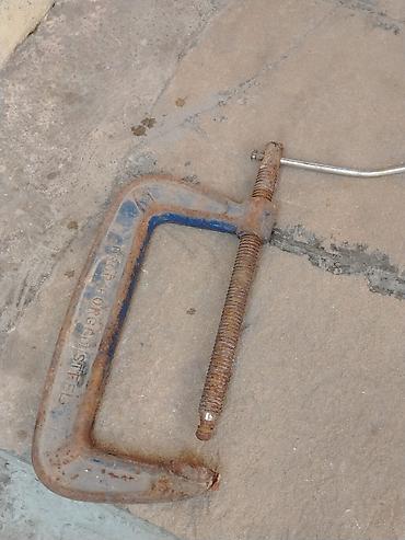 usta aleti: Metall “C-Clamp” sıxac - Korpus: tökmə polad (üzərində “DROP FORGED — 1