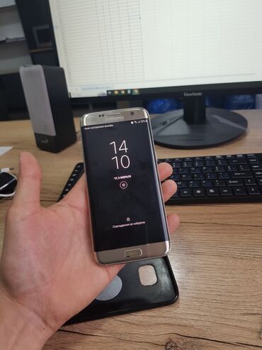 edge: Samsung Galaxy S7 Edge, Б/у, 32 ГБ, цвет - Золотой, 1 SIM