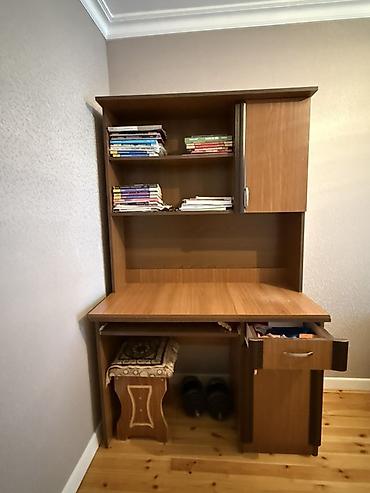 künc rəf: Künc masa, Polkalı, Siyirməli, Teksturalı laminat — 1