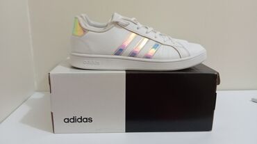 cameleon patike: Adidas, 39, color - White