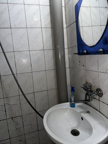 Otaqların uzunmüddətli kirayəsi: Kirayə verilən 2 otaq - Quruluş: 2 otaq, ve quxna ayrıca girişli. - — 8