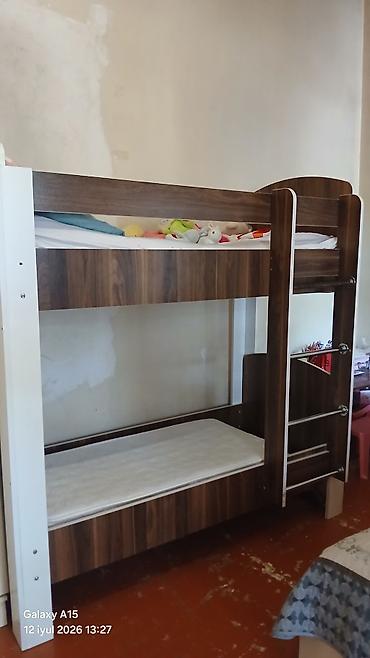 Uşaq mebeli: İki mərtəbəli uşaq/yataq çarpayısı - Material: ağ-qəhvəyi laminat — 2