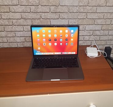 aple 13: İşlənmiş Apple MacBook, 13.3 ", Intel Core i5, 256 GB