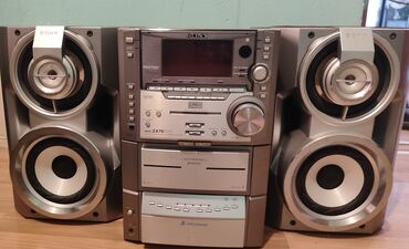 Dinamiklər və kolonkalar: Musiqi mərkəzi Sony ideal Vəziyyətdə 5kalonka girişi var 4kalonkalı