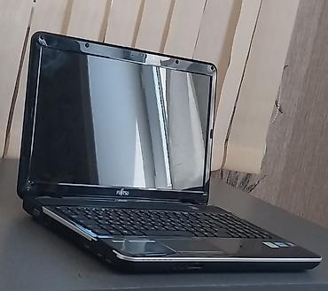 internet data: Fujitsu Lifebook noutbuku - Ekran: 15.6" parlaq (glossy) panel, geniş — 2