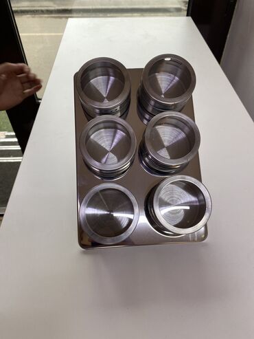 пластиковые баночки: Магнитные тары для сыпучих 

Сольница 

Баночка для специи на магните