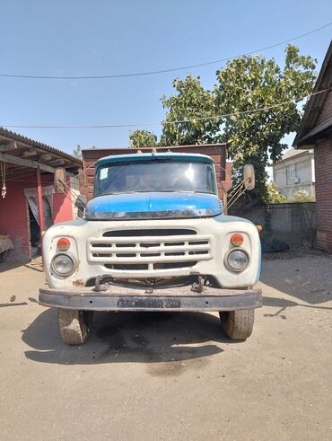 Грузовики: ZIL 130 tipli yük maşını – özüboşaldan damperli Xüsusiyyətlər: -