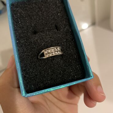 кольцо с бриллиантом бишкек цена: 150с проба925