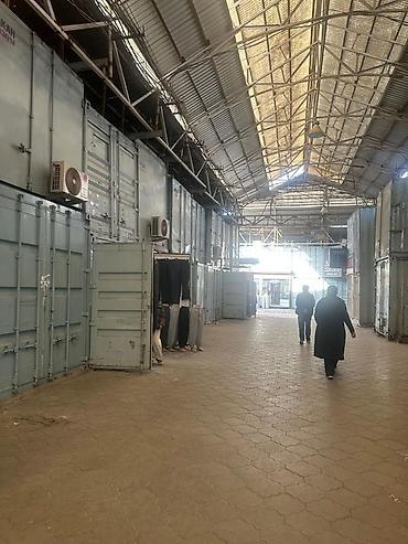 маленький контейнер: Продается контейнер на рынке Дордой «Алкан Базары», брючный ряд, номер — 6