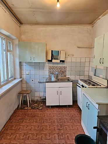 Продажа полдома: Продается дом барачного типа.Расположение сверх топовое .Находится по — 12