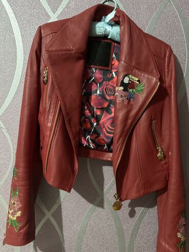 Куртки: Женская куртка Philipp Plein, M (EU 38), цвет - Красный