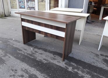 lalafo islenmis mebeller: Yeni, İşçi üçün, Kvadrat masa