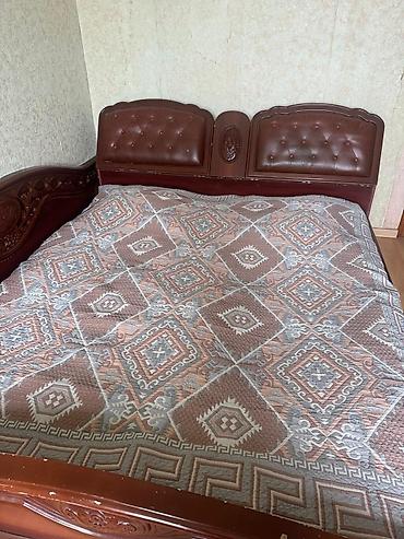 taxt ortukleri: Klassik üslubda tam yataq otağı dəsti - Çarpayı: iki nəfərlik ölçüdə — 2