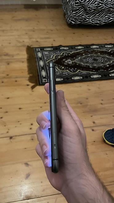 antik telefon: IPhone 11, Qara, Face ID — 4