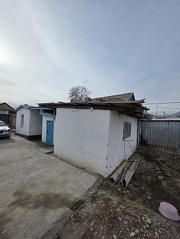 Продажа коттеджей и домов: Дом с двором и хозяйственными постройками. - Планировка: прихожая — 13